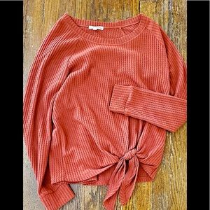 NINE BRITTON | Waffle Tee w Tie-front detail. Worn once, oversized and comfy 😊